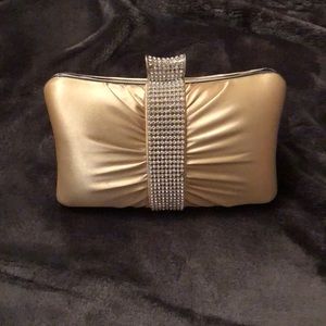 Diamond detailed clutch